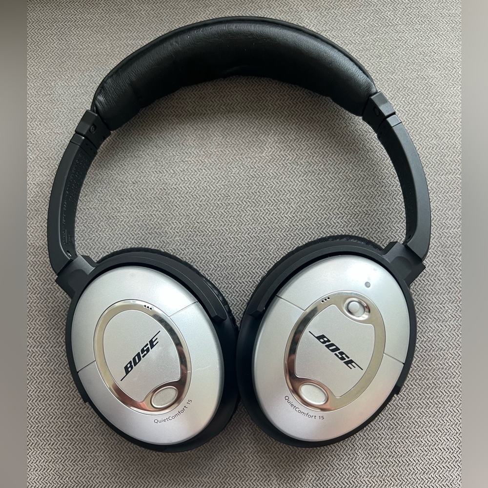 Bose QuietComfort QC 15 - like new!